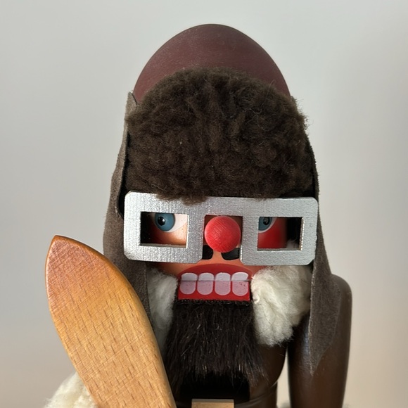 Aviator Nutcracker - Picture 3 of 10